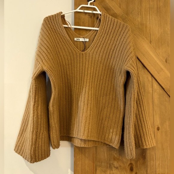 Zara 100% Wool Sweater - Picture 1 of 2